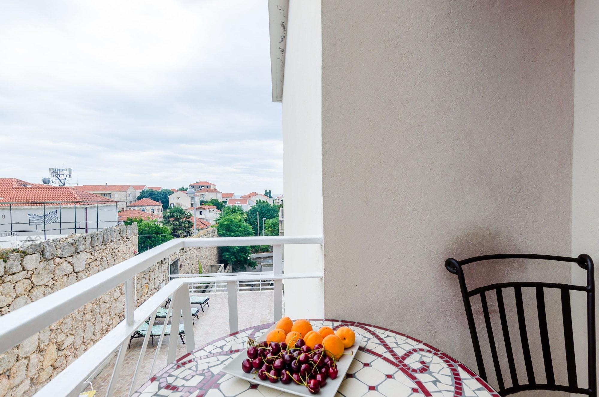 Katarina Guest house 3*
