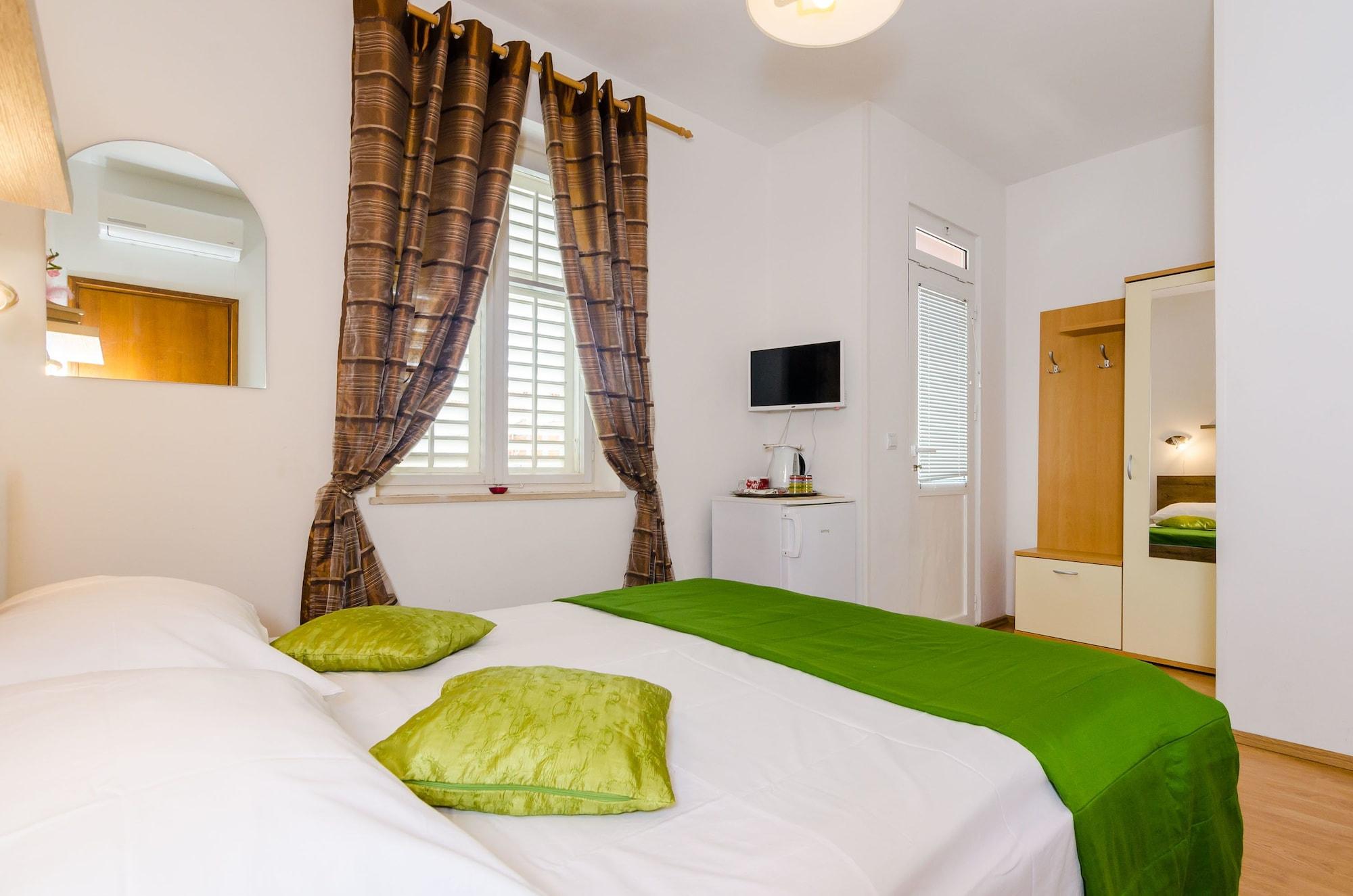 Guest house Katarina 3*